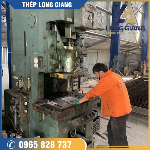 Dịch Vụ Chặt, Cắt CNC